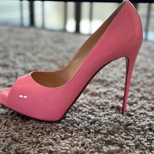 CHRISTIAN LOUBOUTIN PUMPS